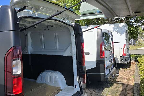 2023 Renault Trafic Pro X82
