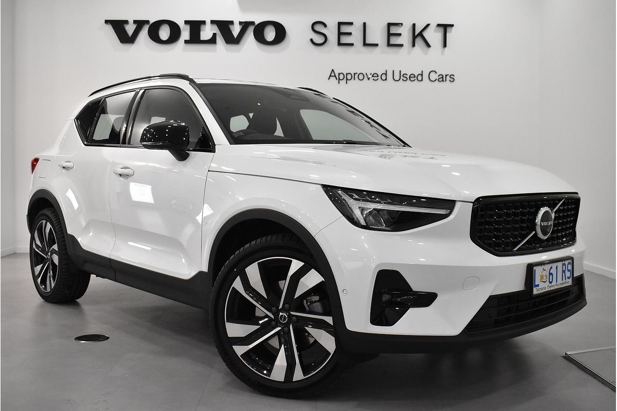 2023 Volvo XC40 Ultimate B5 Dark