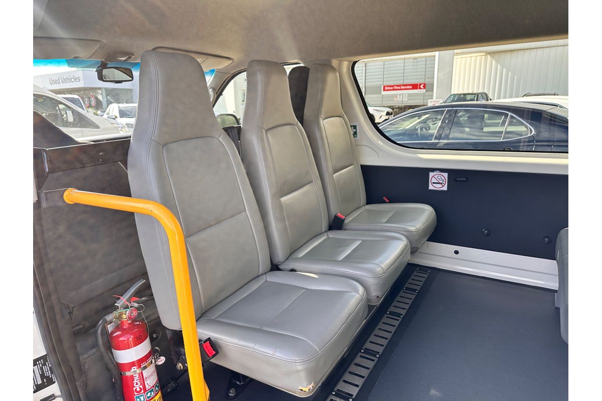 2015 Toyota Hiace Commuter KDH223R