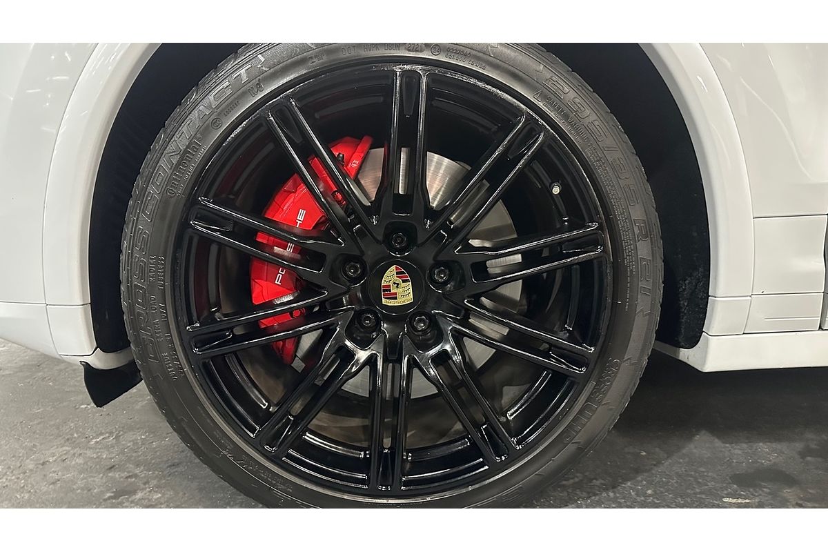 2015 Porsche Cayenne GTS 92A