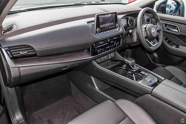 2024 Nissan X-TRAIL ST-L T33