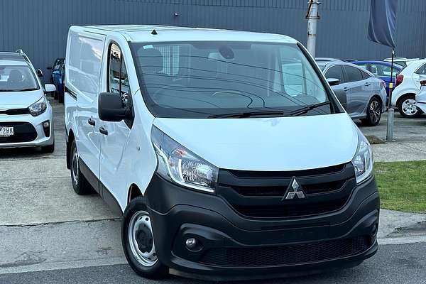 2021 Mitsubishi Express GLX SN