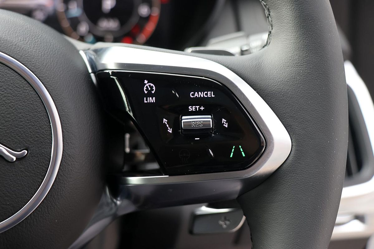 2024 Jaguar E-PACE P250 R-Dynamic HSE X540