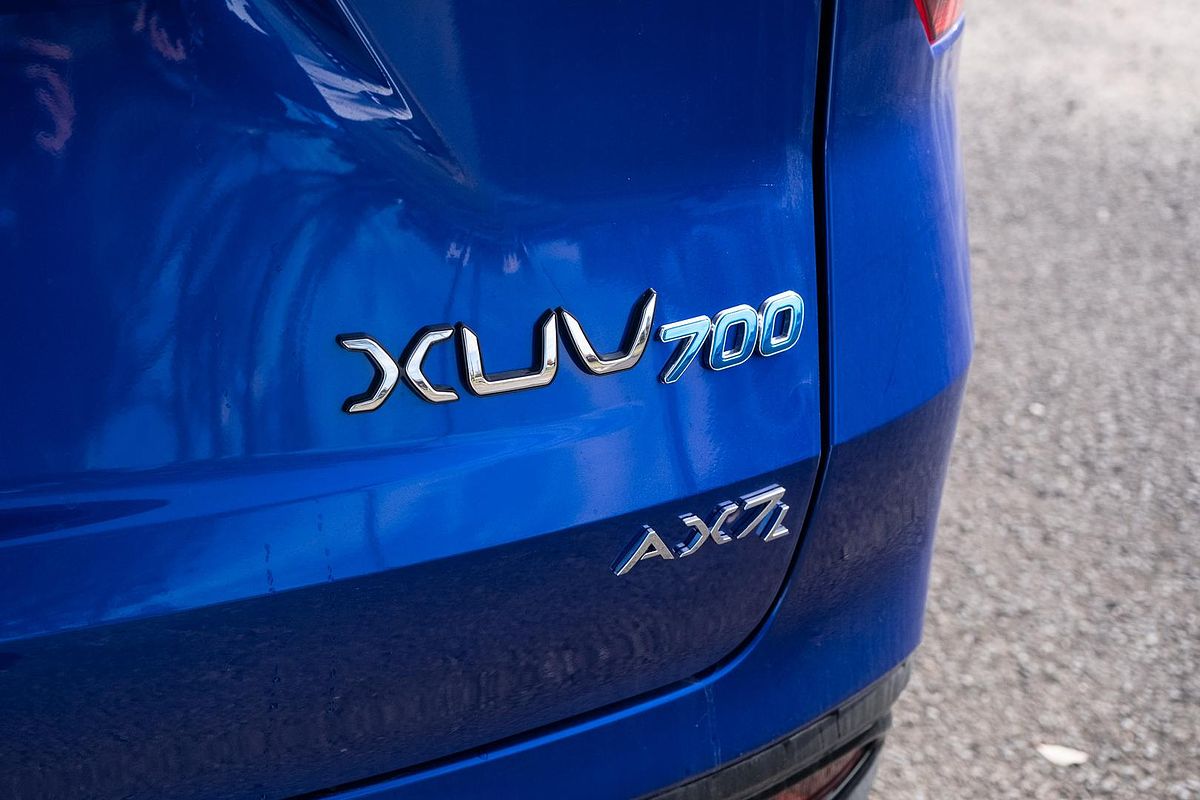 2024 Mahindra XUV700 AX7L