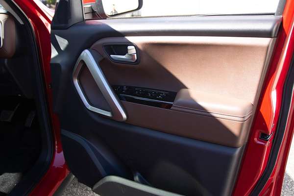 2023 Mahindra Scorpio Z8