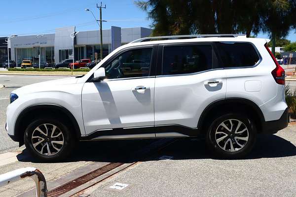 2023 Mahindra Scorpio Z8L