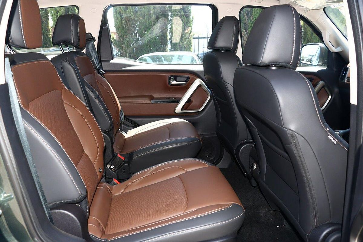 2023 Mahindra Scorpio Z8