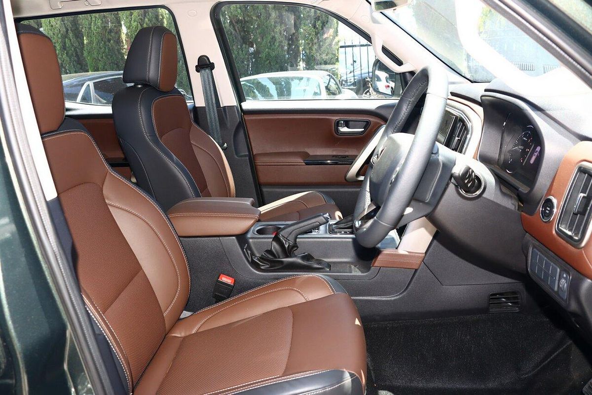 2023 Mahindra Scorpio Z8