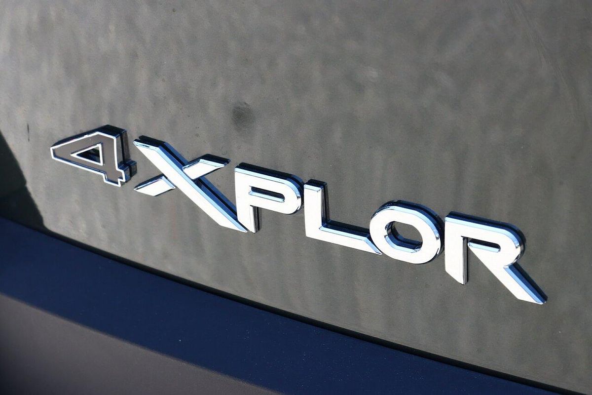 2023 Mahindra Scorpio Z8