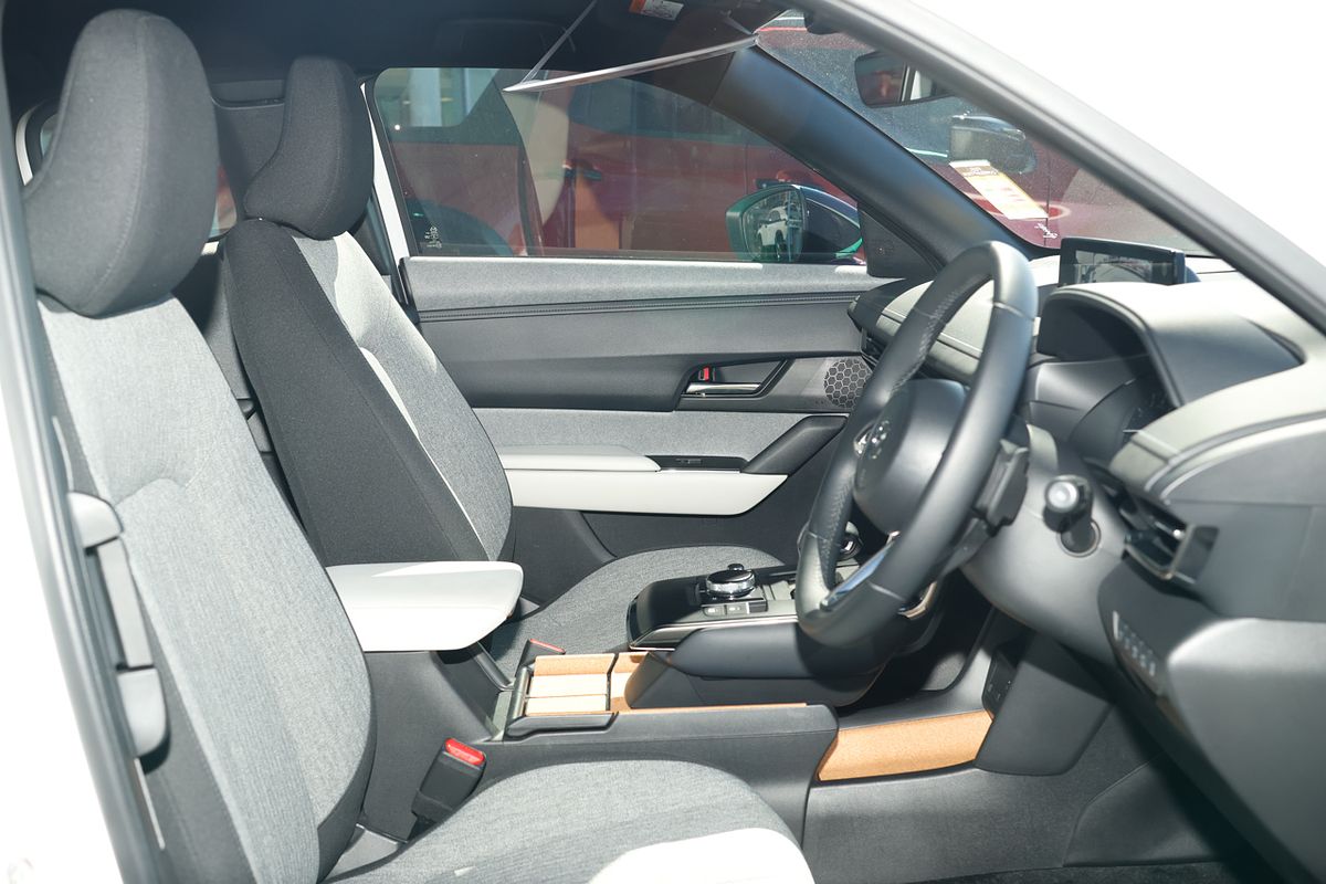 2023 Mazda MX-30 G20e Evolve DR Series
