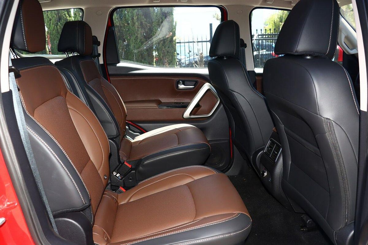 2023 Mahindra Scorpio Z8