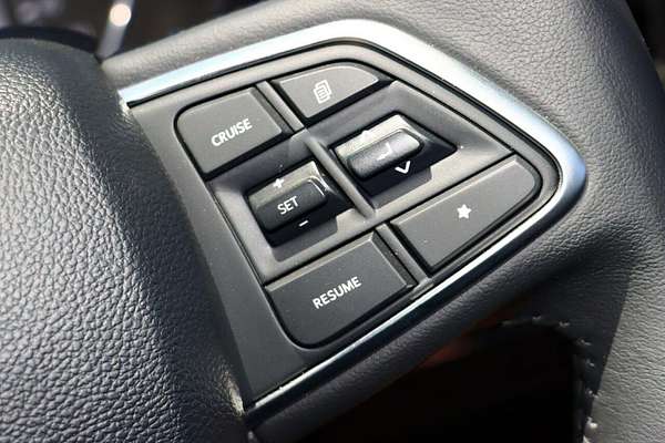 2023 Mahindra Scorpio Z8