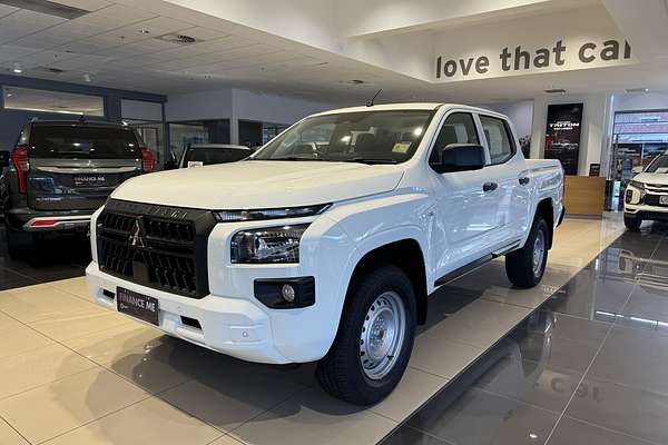 2024 Mitsubishi Triton GLX MV 4X4