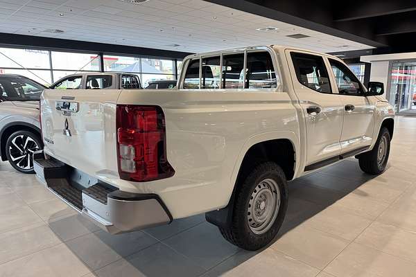 2024 Mitsubishi Triton GLX MV 4X4