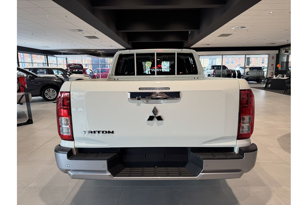 2024 Mitsubishi MV Triton GLX 2.4L D 6A/T 4X4 DC PU