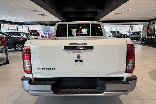 2024 Mitsubishi Triton GLX MV 4X4