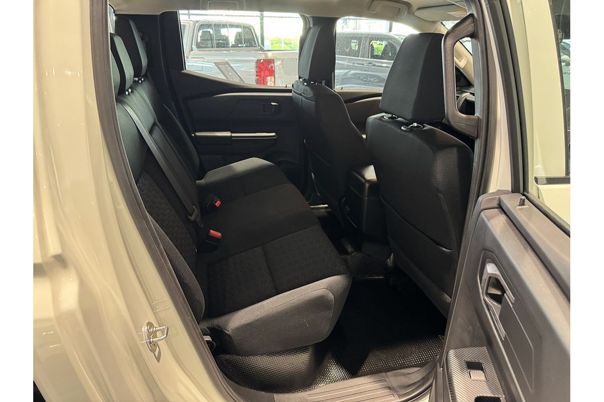 2024 Mitsubishi MV Triton GLX 2.4L D 6A/T 4X4 DC PU