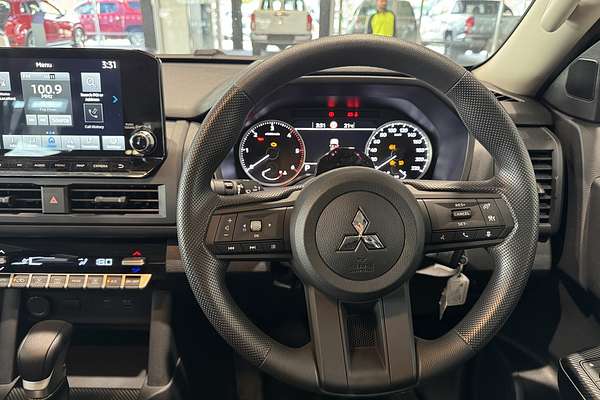 2024 Mitsubishi Triton GLX MV 4X4
