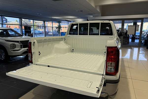2024 Mitsubishi Triton GLX MV 4X4