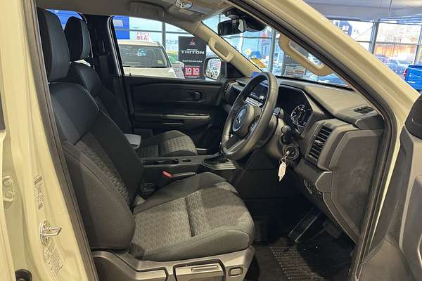 2024 Mitsubishi Triton GLX MV 4X4