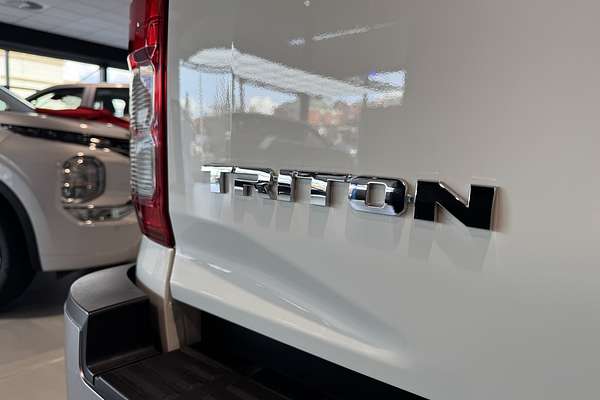 2024 Mitsubishi Triton GLX MV 4X4