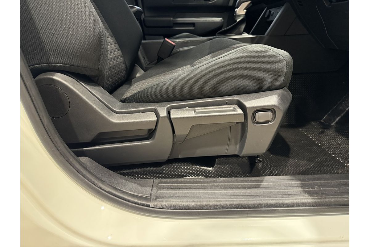 2024 Mitsubishi MV Triton GLX 2.4L D 6A/T 4X4 DC PU