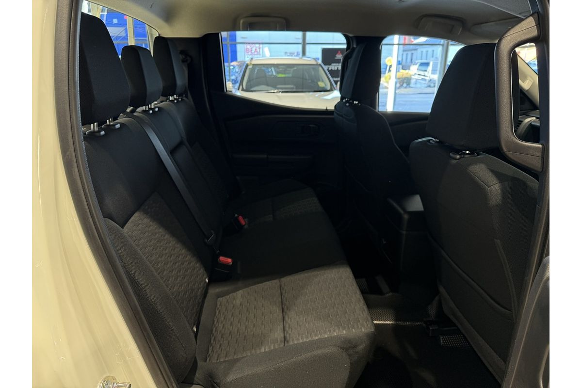 2024 Mitsubishi MV Triton GLX 2.4L D 6A/T 4X4 DC PU