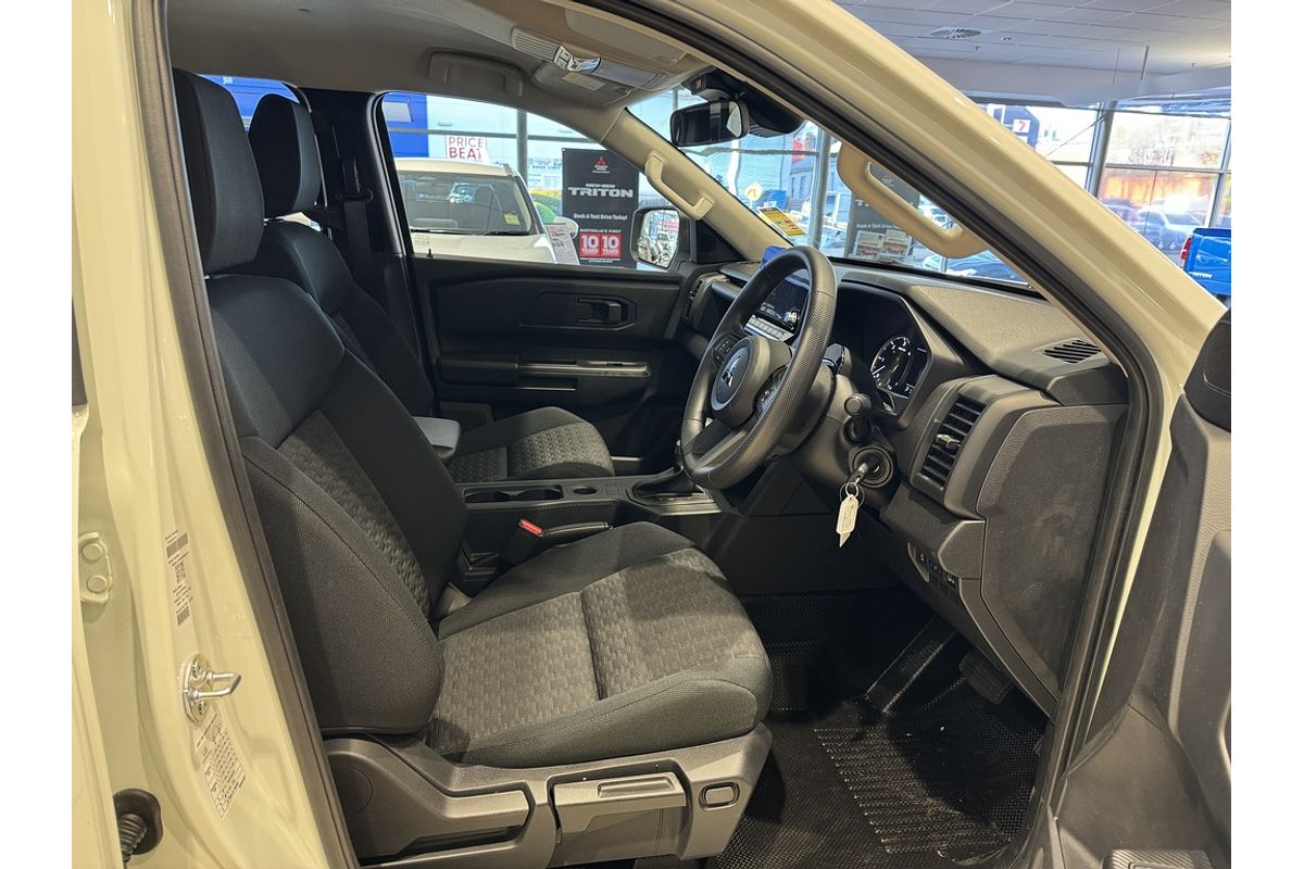 2024 Mitsubishi MV Triton GLX 2.4L D 6A/T 4X4 DC PU