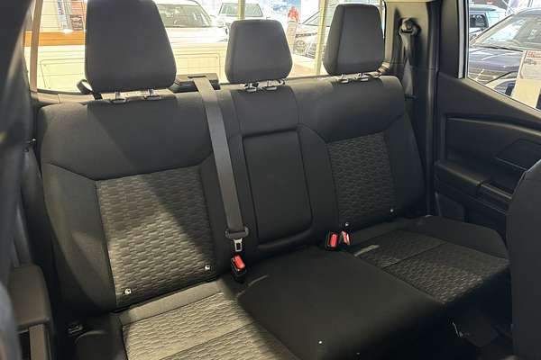 2024 Mitsubishi Triton GLX MV 4X4