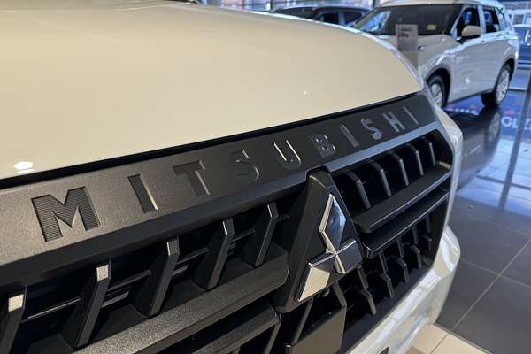 2024 Mitsubishi Triton GLX MV 4X4