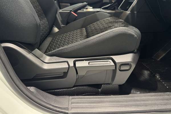 2024 Mitsubishi Triton GLX MV 4X4