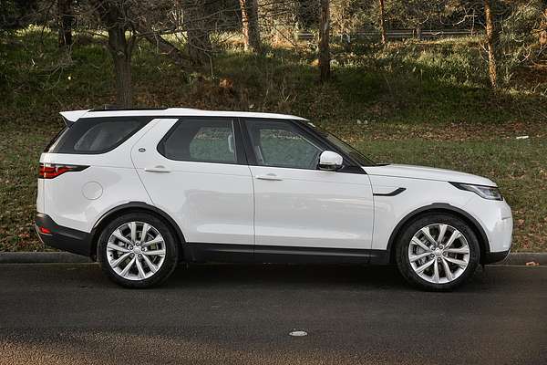 2021 Land Rover Discovery D300 SE Series 5