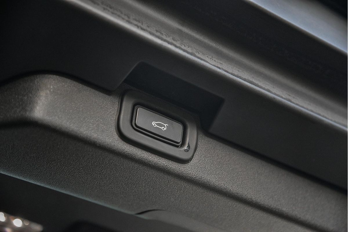 2021 Land Rover Discovery D300 SE Series 5