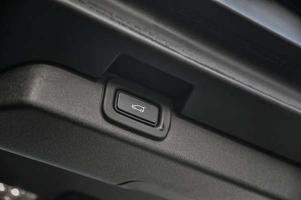 2021 Land Rover Discovery D300 SE Series 5
