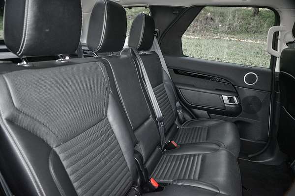 2021 Land Rover Discovery D300 SE Series 5