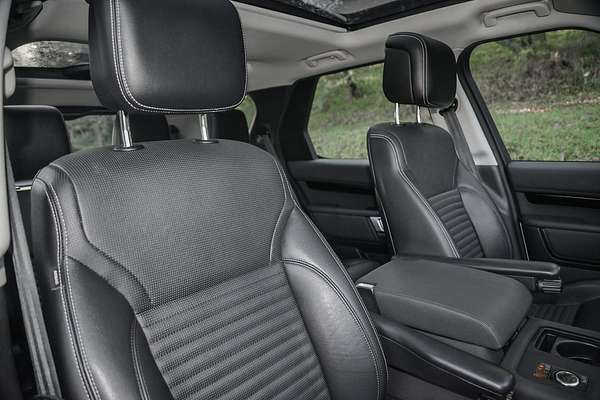 2021 Land Rover Discovery D300 SE Series 5