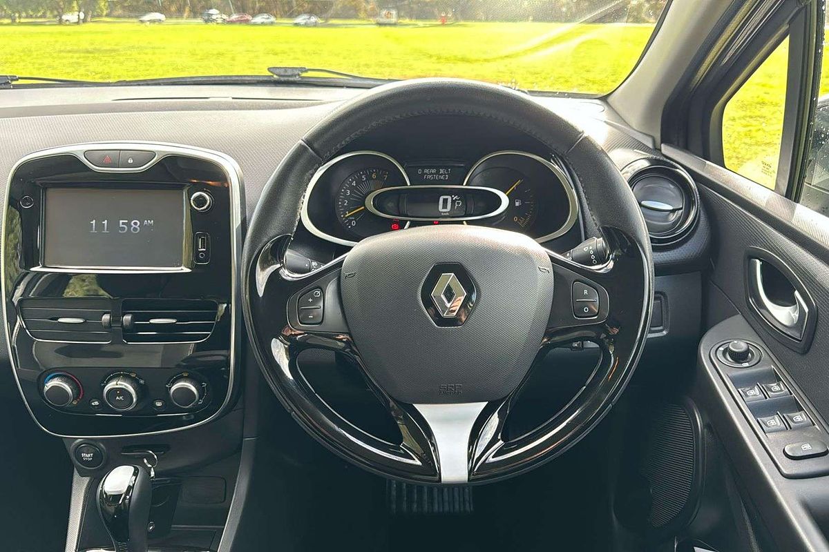 2015 Renault Clio Expression IV B98