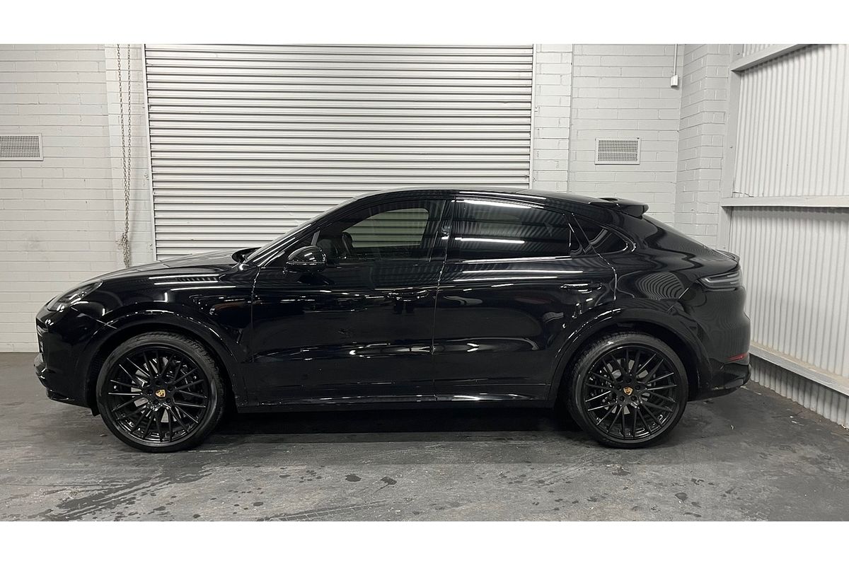 2023 Porsche Cayenne Turbo 9YA