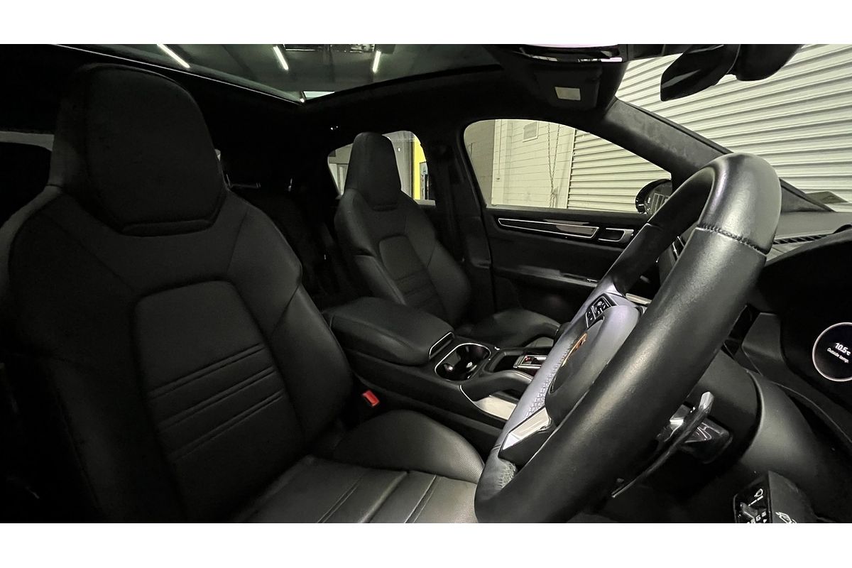 2023 Porsche Cayenne Turbo 9YA