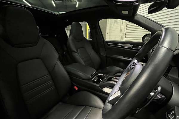 2023 Porsche Cayenne Turbo 9YA