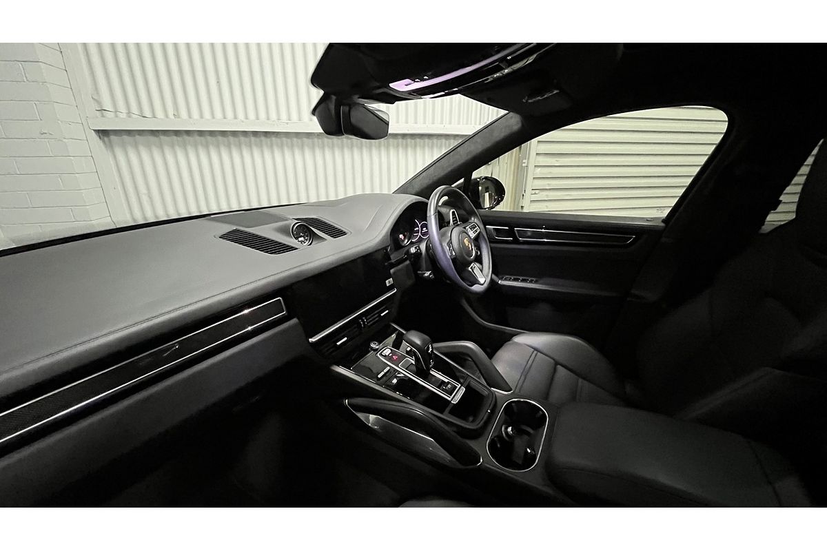 2023 Porsche Cayenne Turbo 9YA