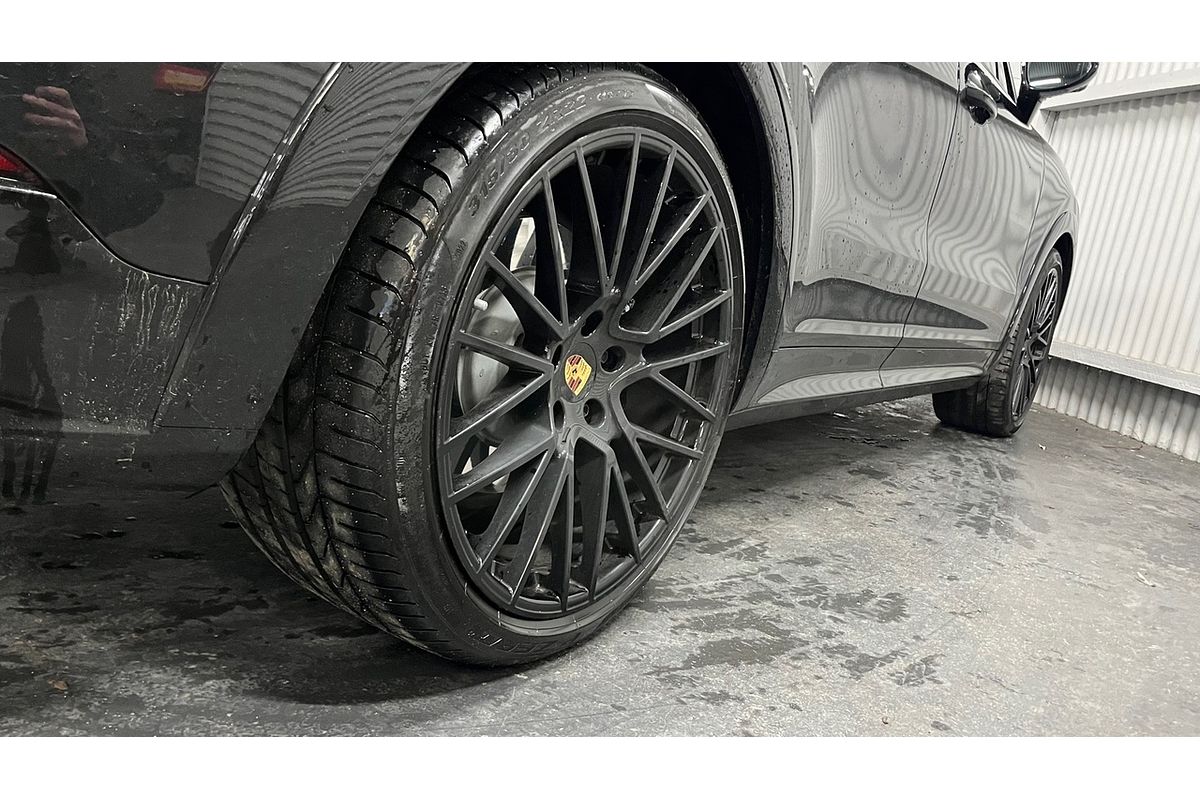 2023 Porsche Cayenne Turbo 9YA