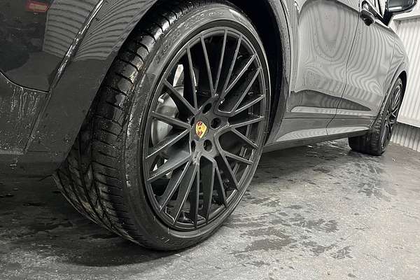 2023 Porsche Cayenne Turbo 9YA