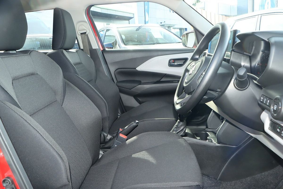 2024 Suzuki Swift Hybrid UZ