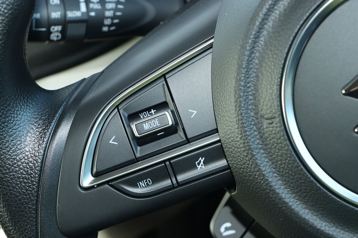 2024 Suzuki Swift Hybrid UZ