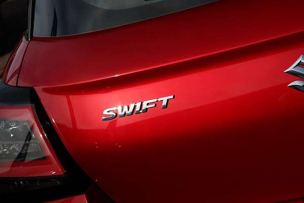 2024 Suzuki Swift Hybrid UZ