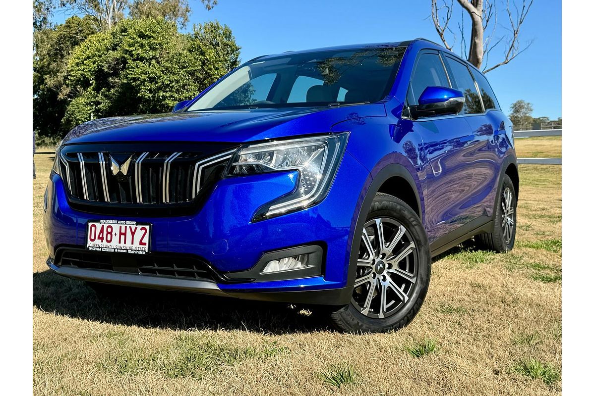 2023 Mahindra XUV700 AX7L