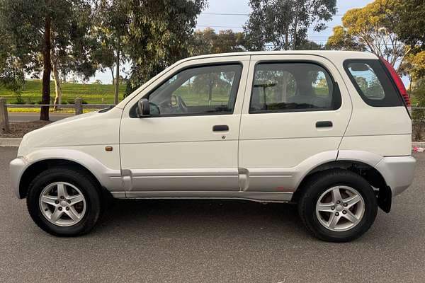 2005 Daihatsu Terios DX J102