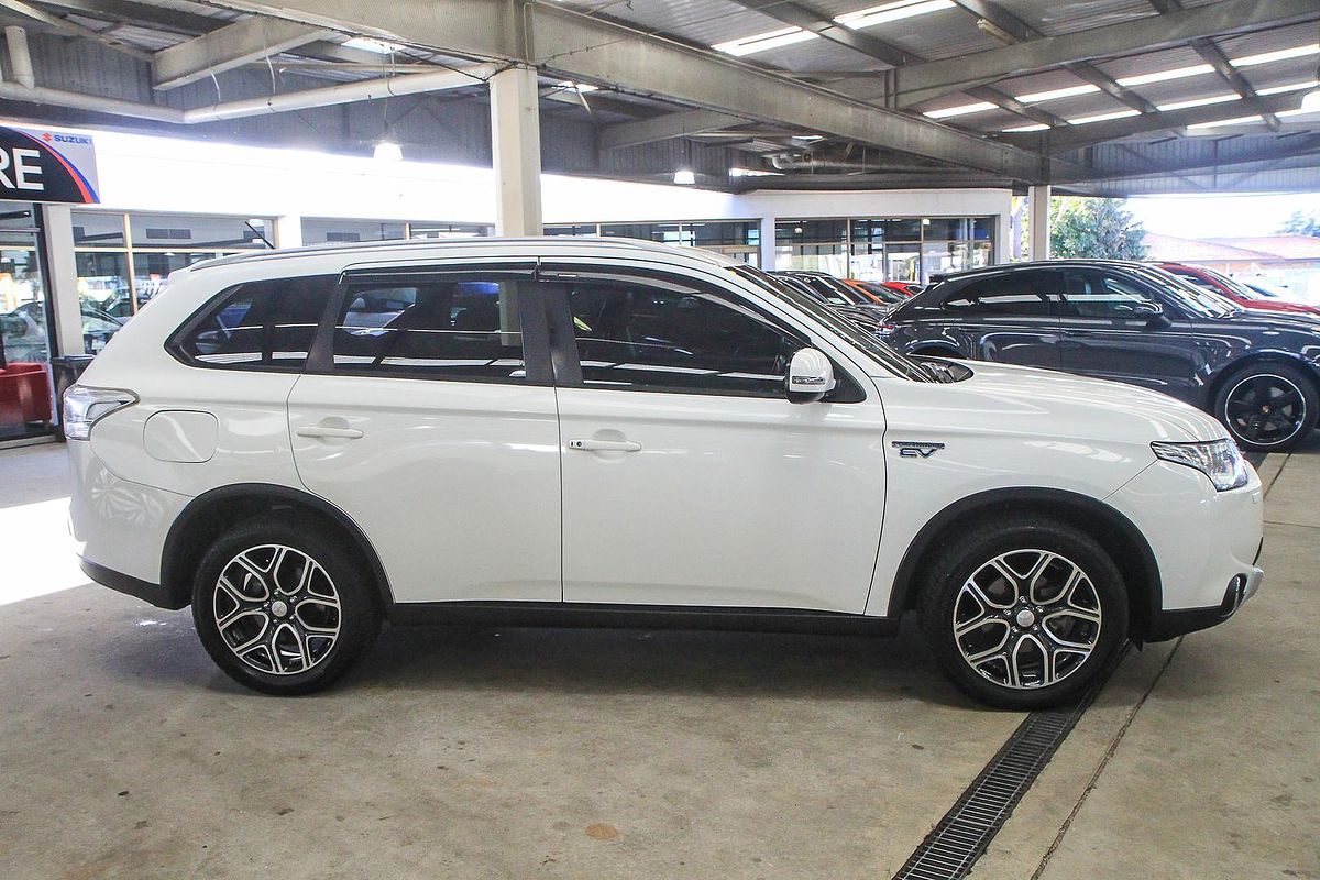 2014 Mitsubishi Outlander PHEV ZJ