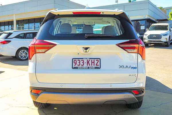 2023 Mahindra XUV700 AX7L